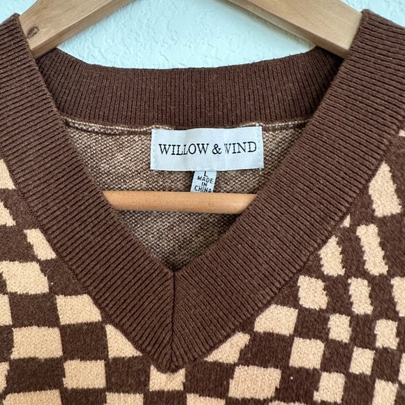 🤎 Checkered Sweater Vest +FREE GIFTS! - Picture 3 of 4